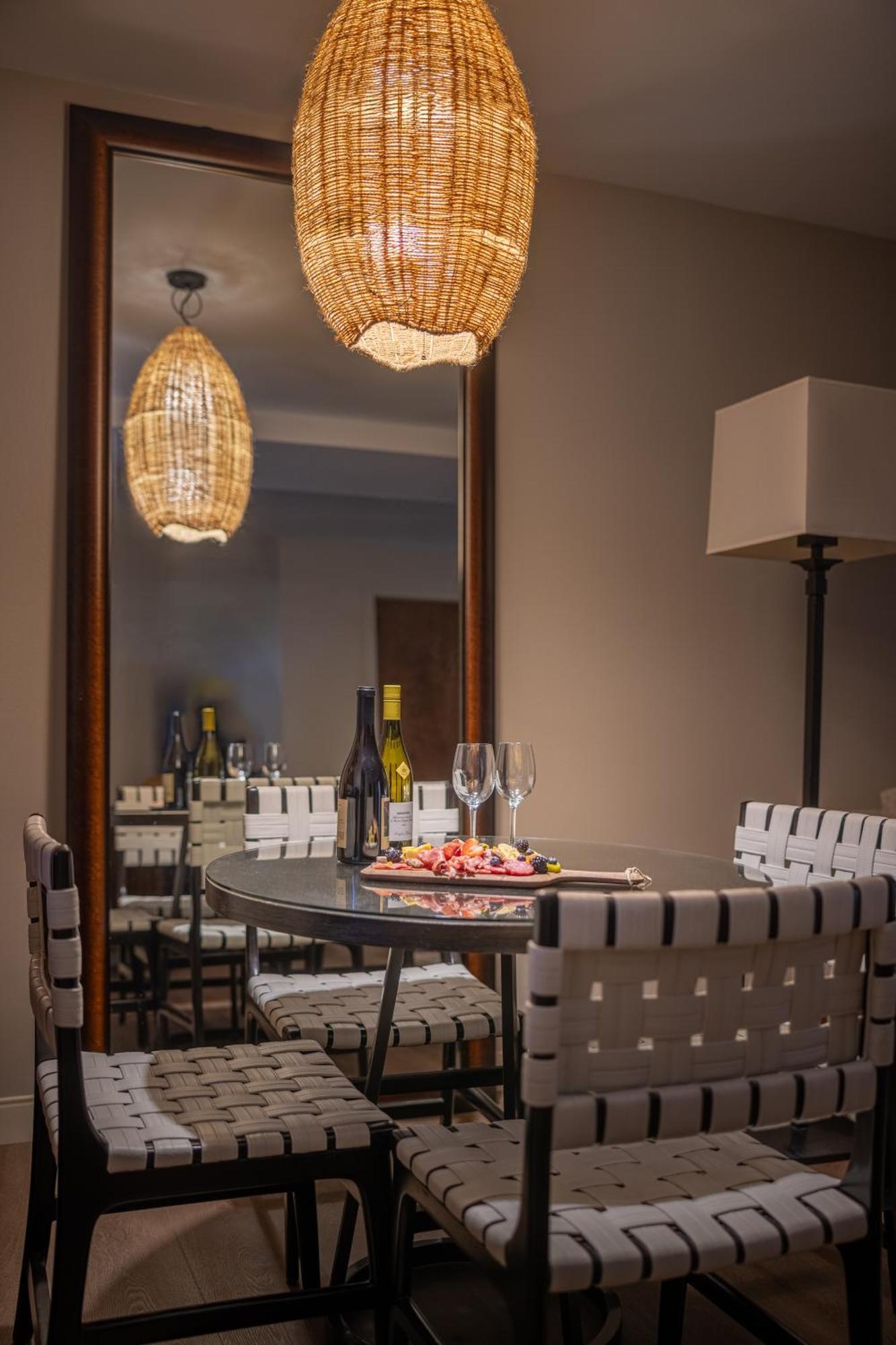 River View Corner King Suite