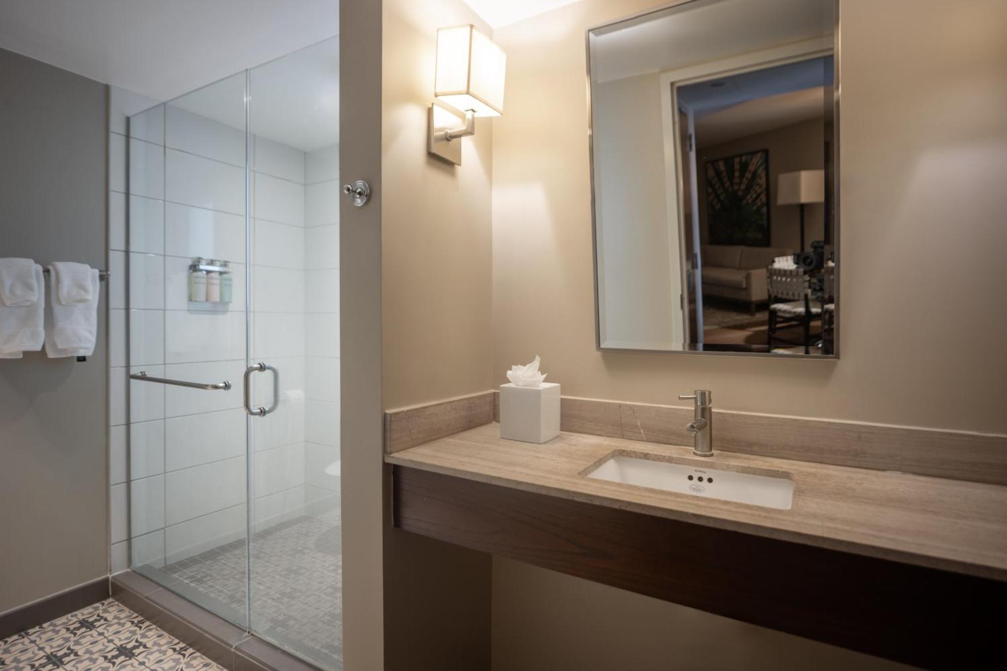 River View Corner King Suite