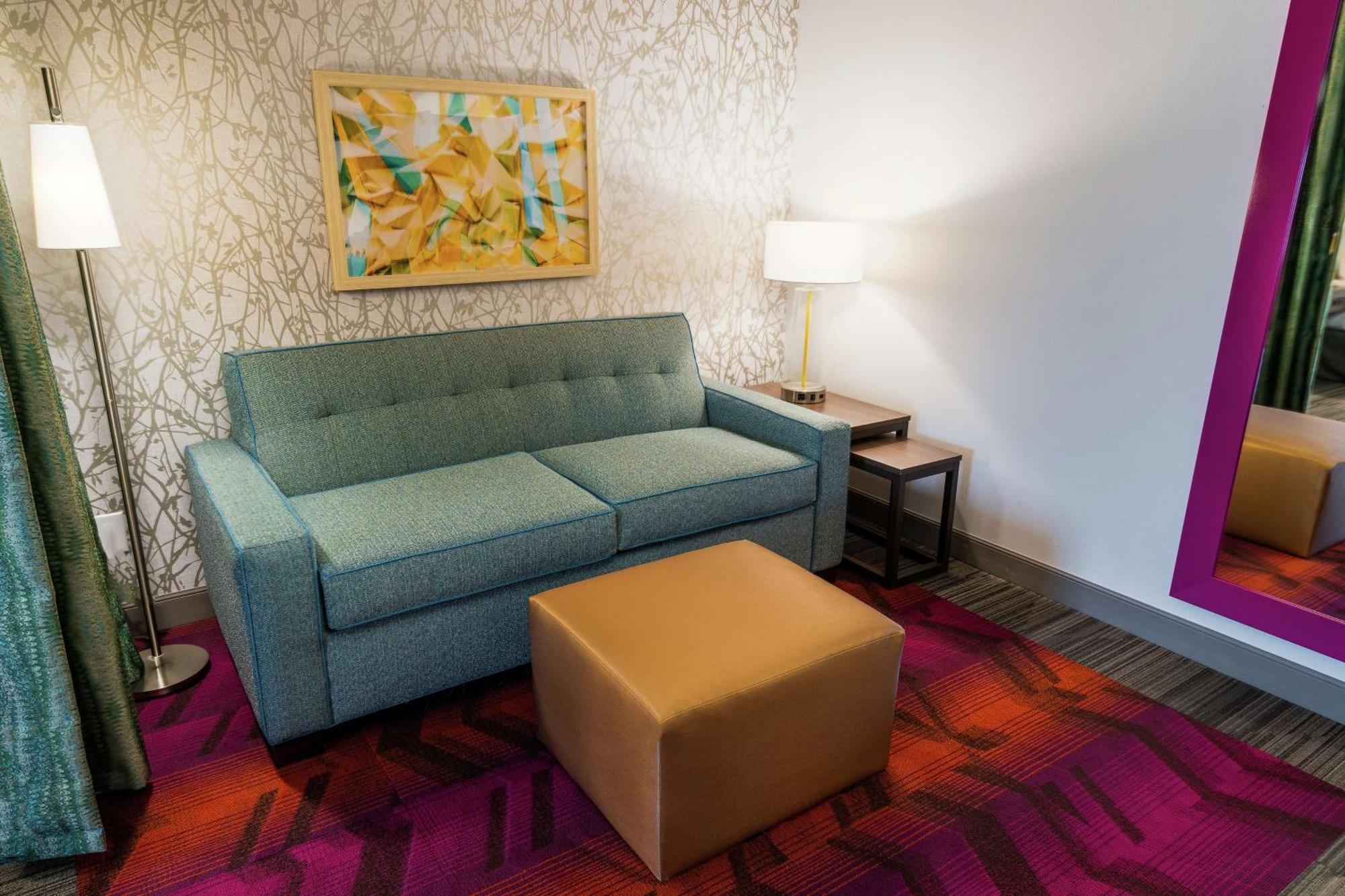 Queen Studio Two Queen Beds Mobility Hearing Access or Non-Smoking