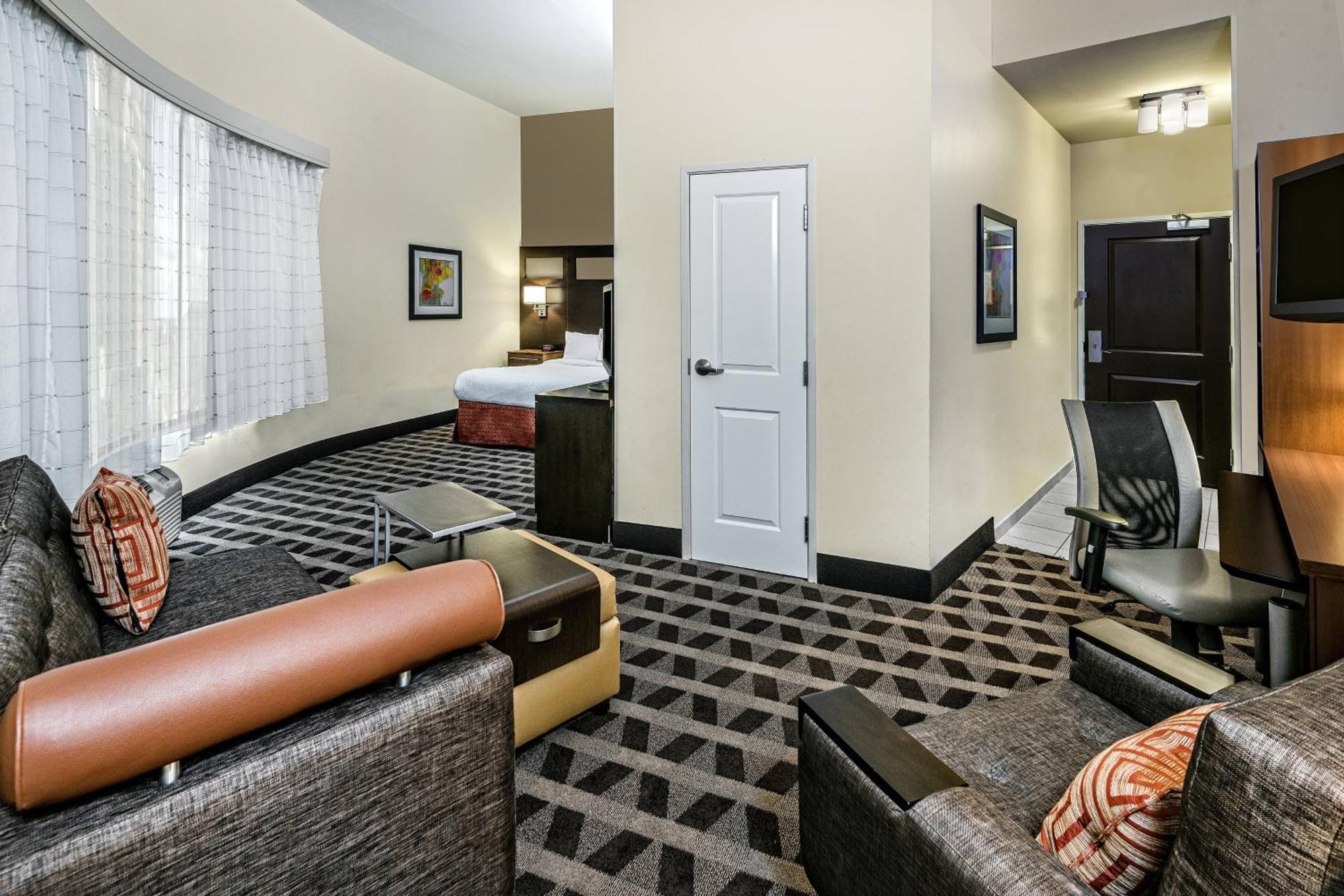 Corner King Suite Sofa Bed City View