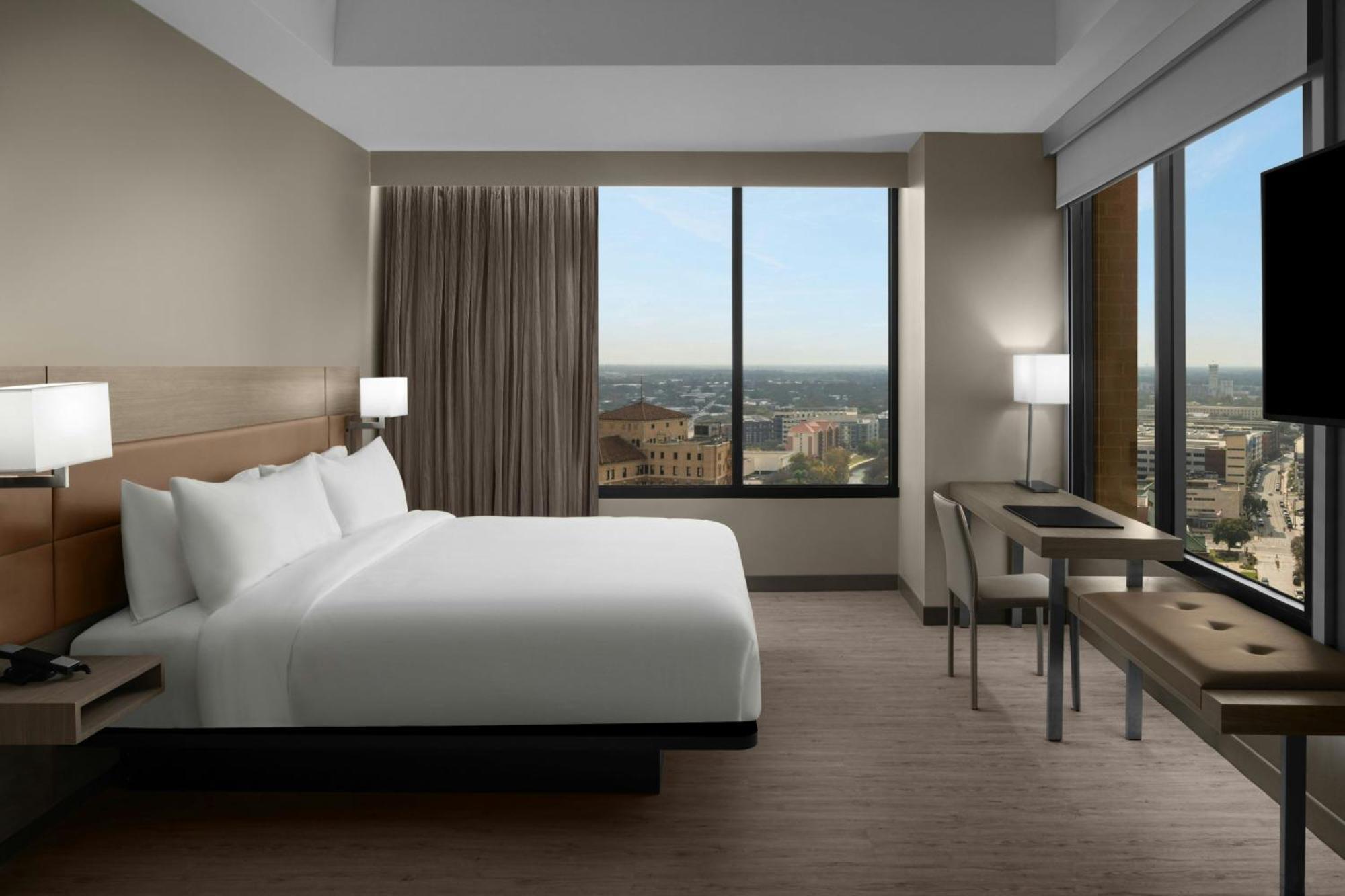 King Room City View Hearing Accessible,1643226224:JPEG