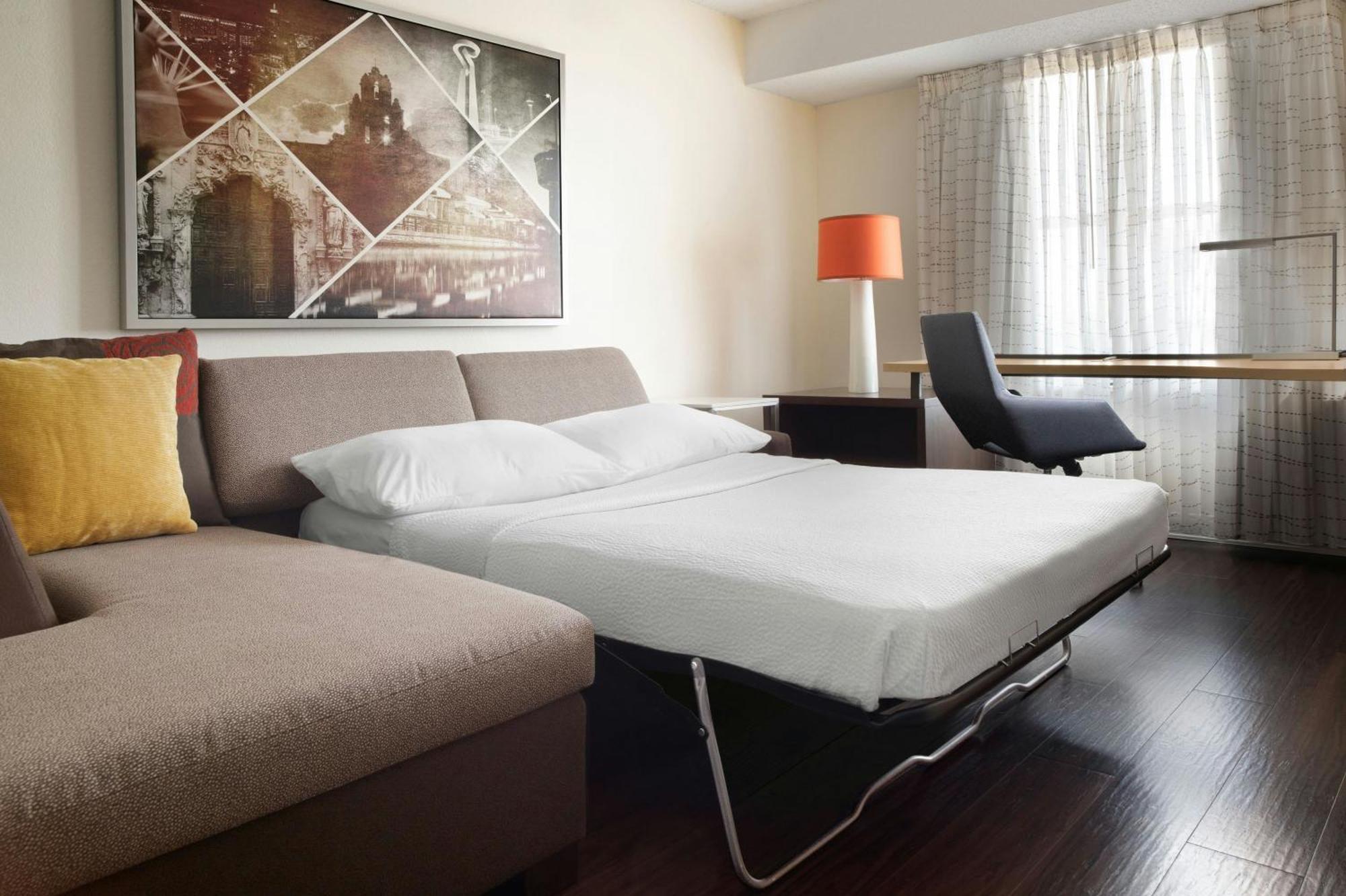 One-Bedroom Queen Suite Sofa Bed