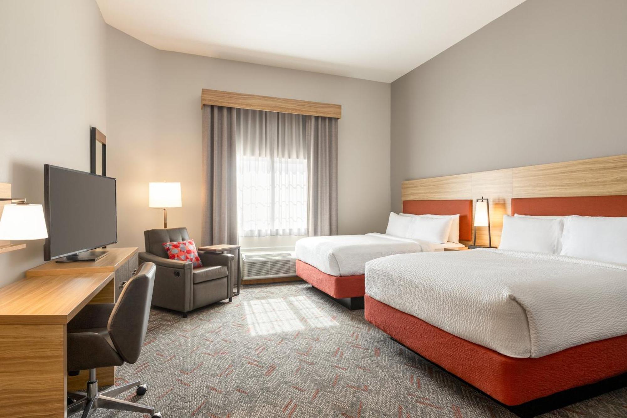 Studio Suite Two Queen Beds Non-Smoking