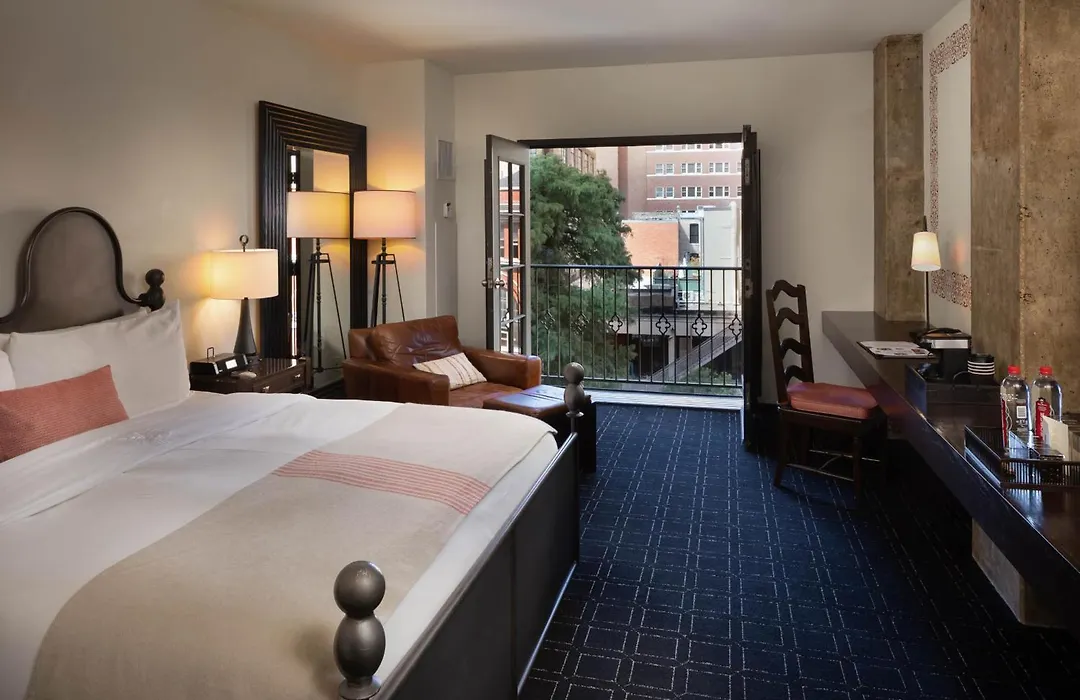 Hotel Valencia Riverwalk-1
