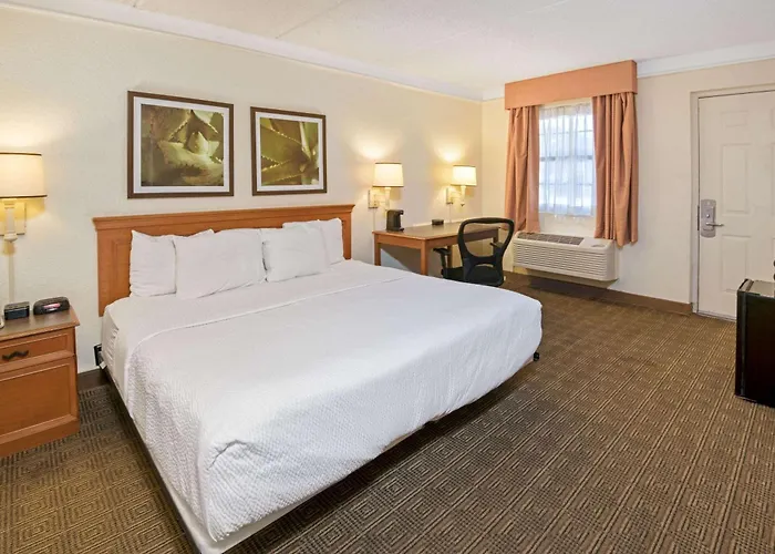 La Quinta Inn By Wyndham San Antonio Market Square
