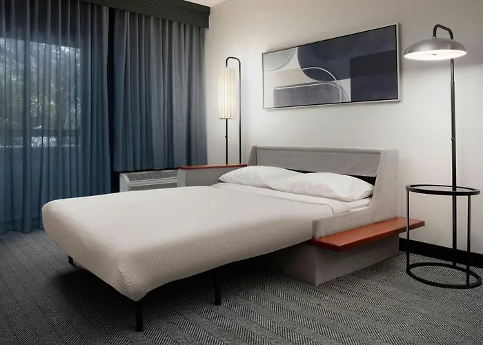 Courtyard By Marriott San Antonio Downtown Hotel